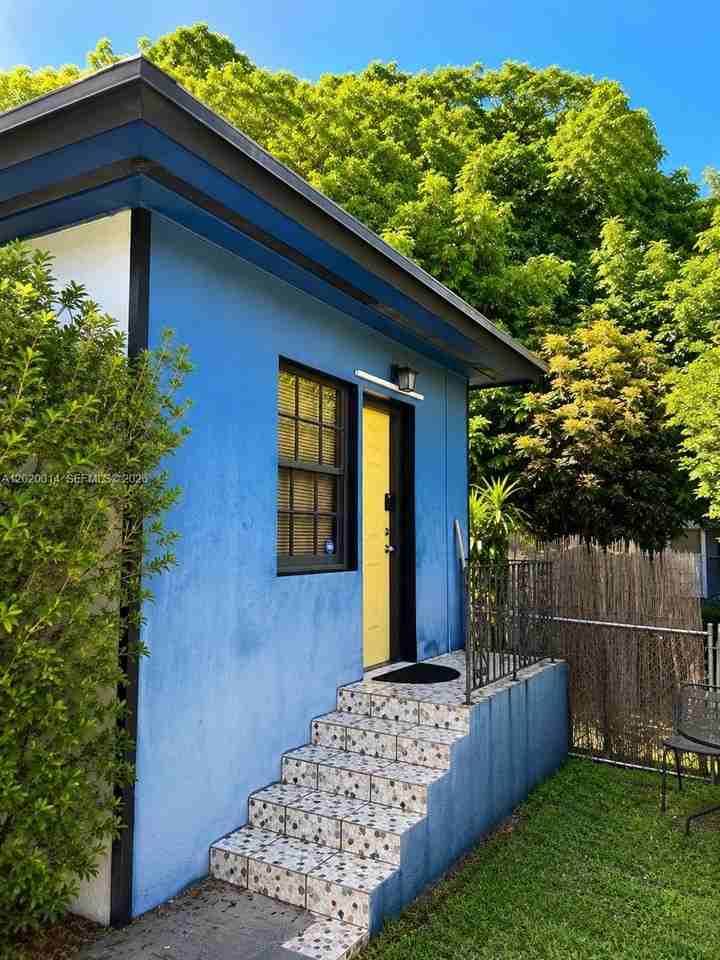 535 Nw 129th St - Photo 3 of 20