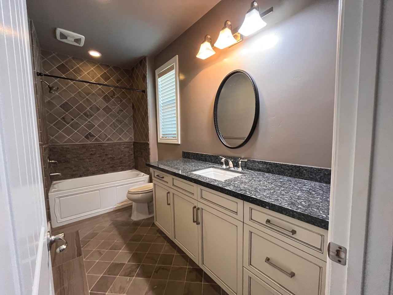 377 Sage St #1 - Photo 5 of 9