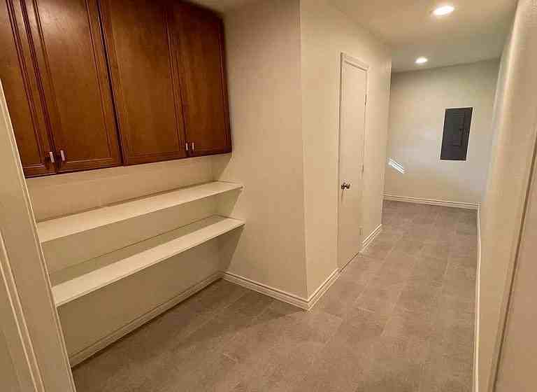 1028 Yates St - Photo 6 of 7