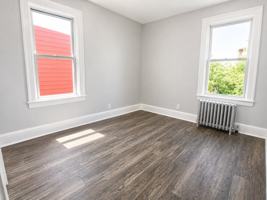 featured image of 381 Leslie St #2