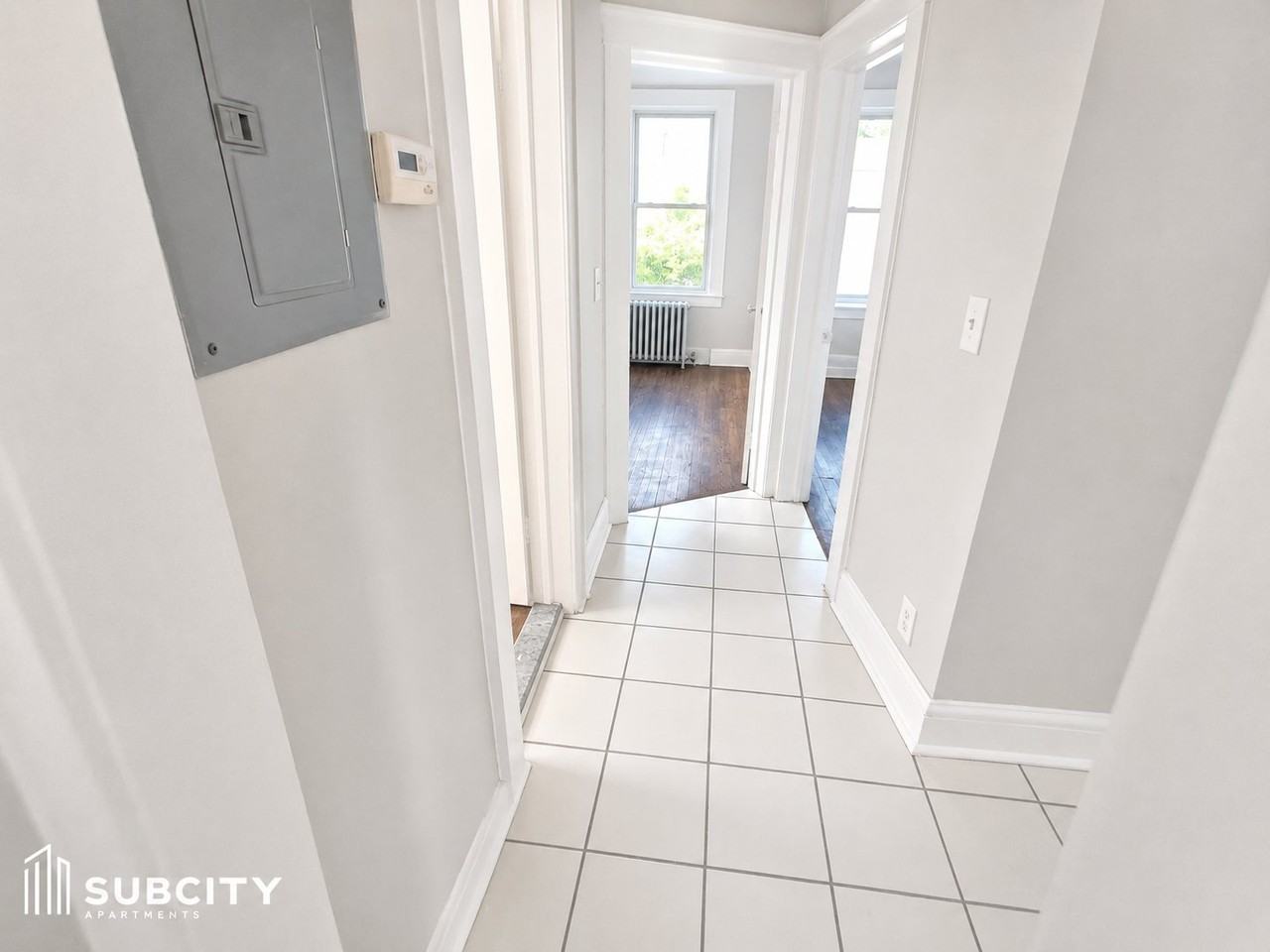 381 Leslie St #2 - Photo 4 of 10