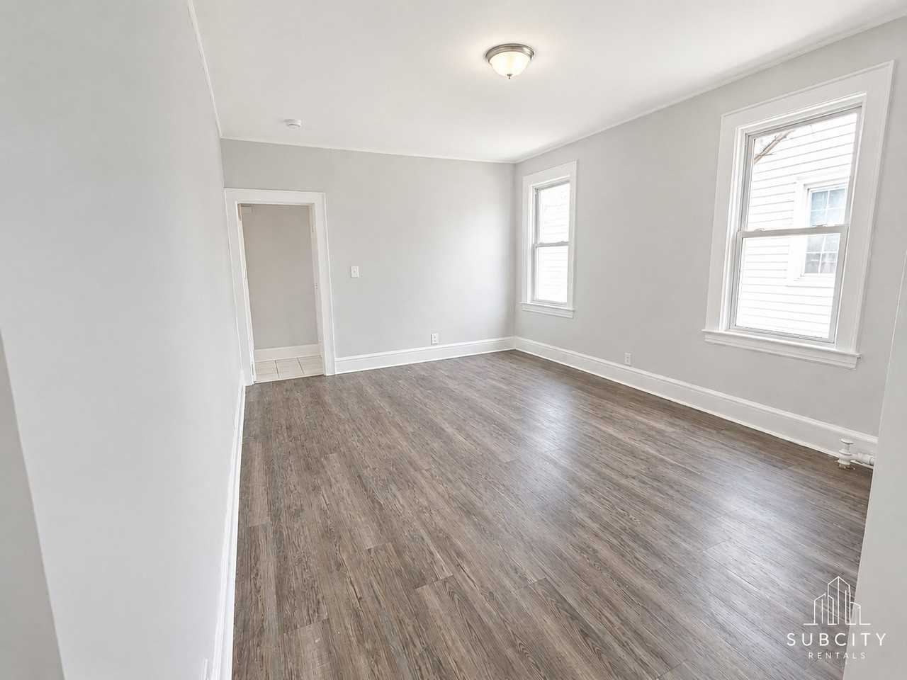 381 Leslie St #2 - Photo 7 of 10
