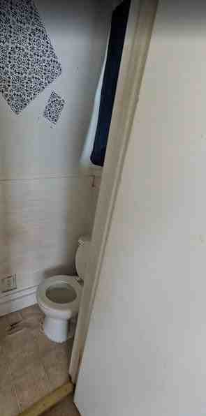 714 E Kansas St - Photo 5 of 8