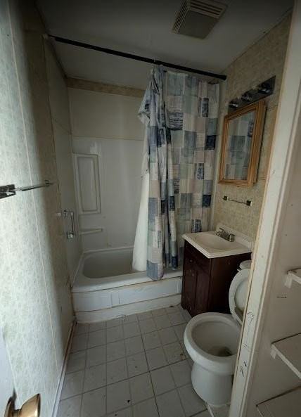 1006 E Behrends Ave - Photo 4 of 6