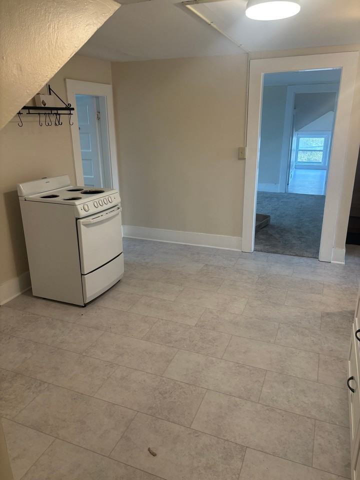 92 S Main St #3 - Photo 3 of 6