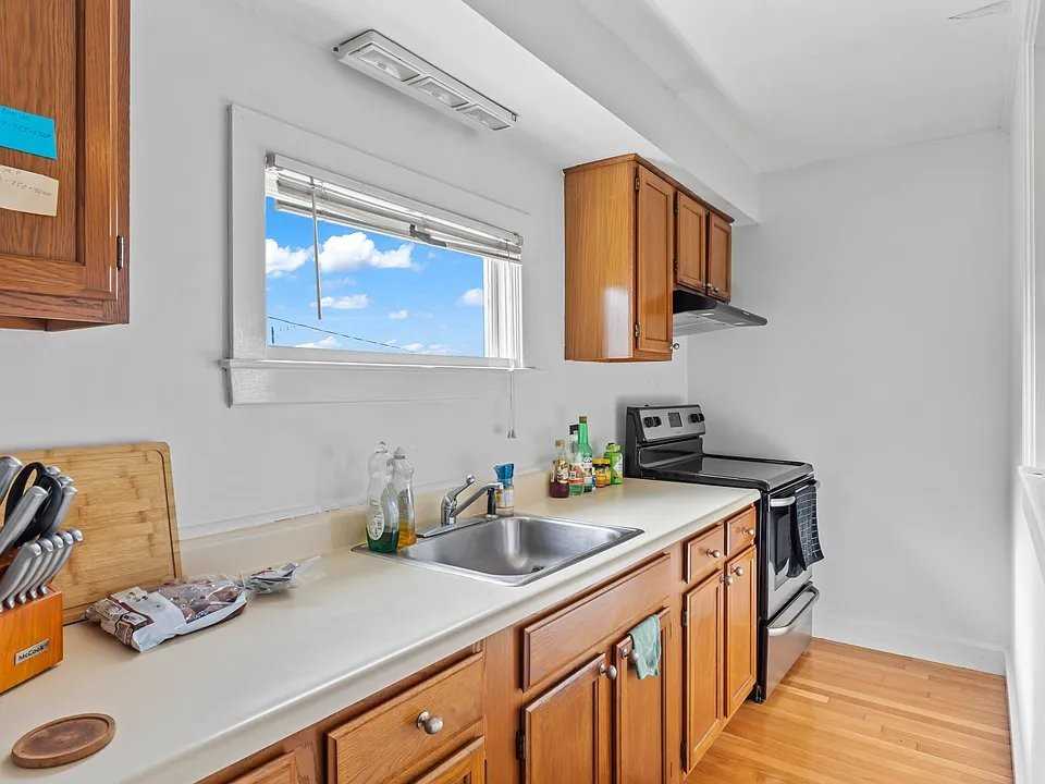 58 Portland St #21 - Photo 7 of 16