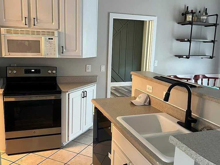 975 Lightwood Knot Rd - Photo 2 of 10