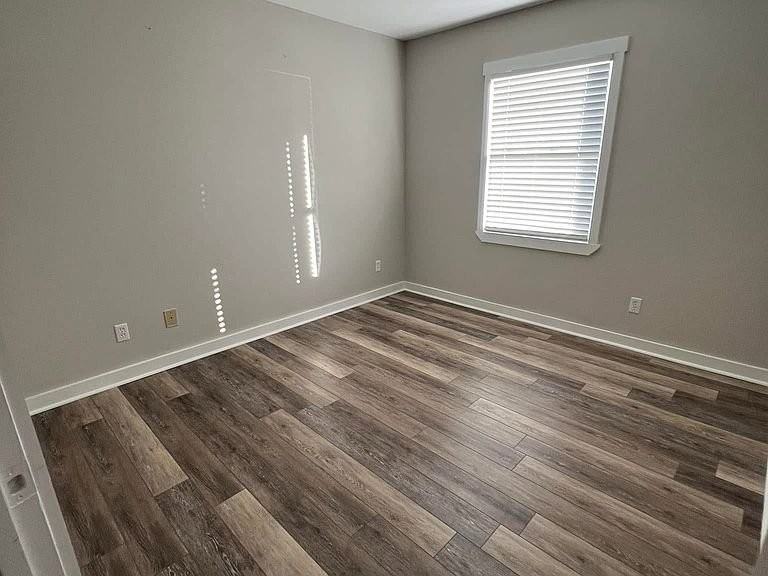 975 Lightwood Knot Rd - Photo 4 of 10