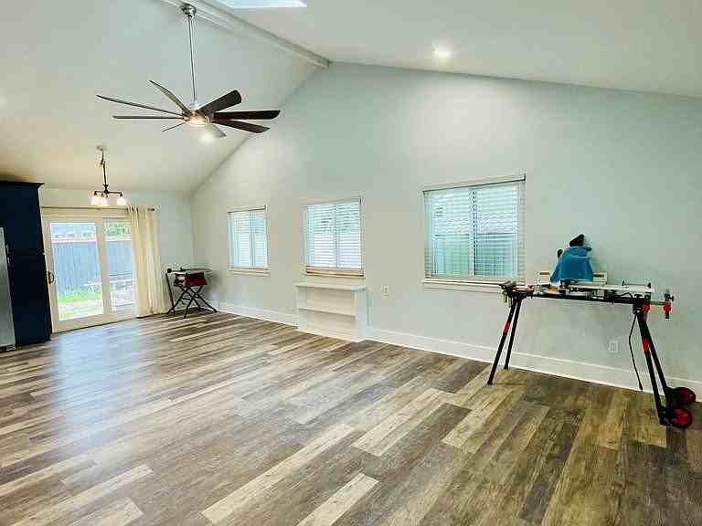 1126 Morning Glory Ct - Photo 7 of 20
