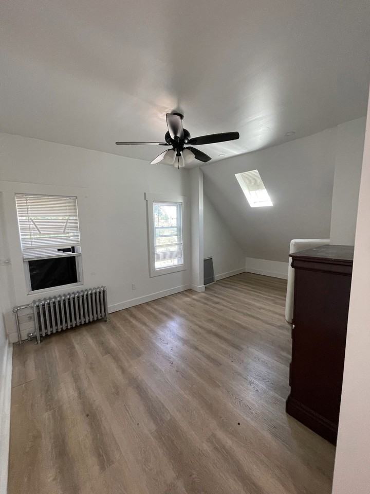 222 Seaman St #3-1 - Photo 2 of 3