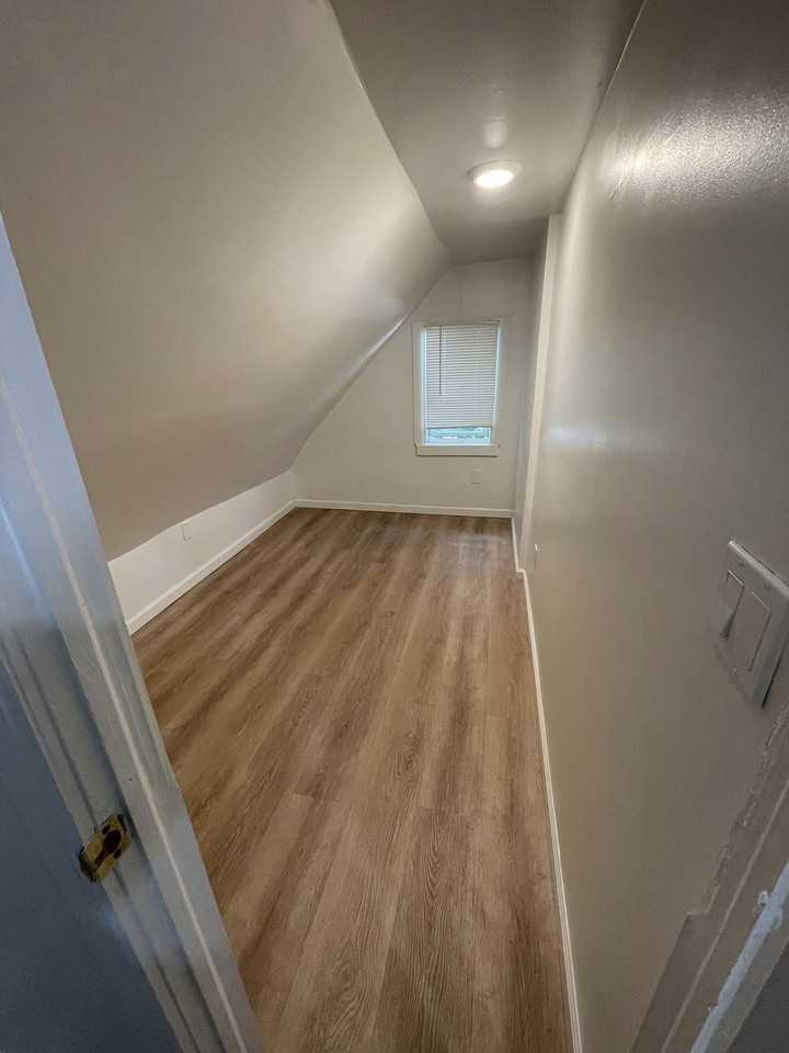 222 Seaman St #3-1 - Photo 3 of 3