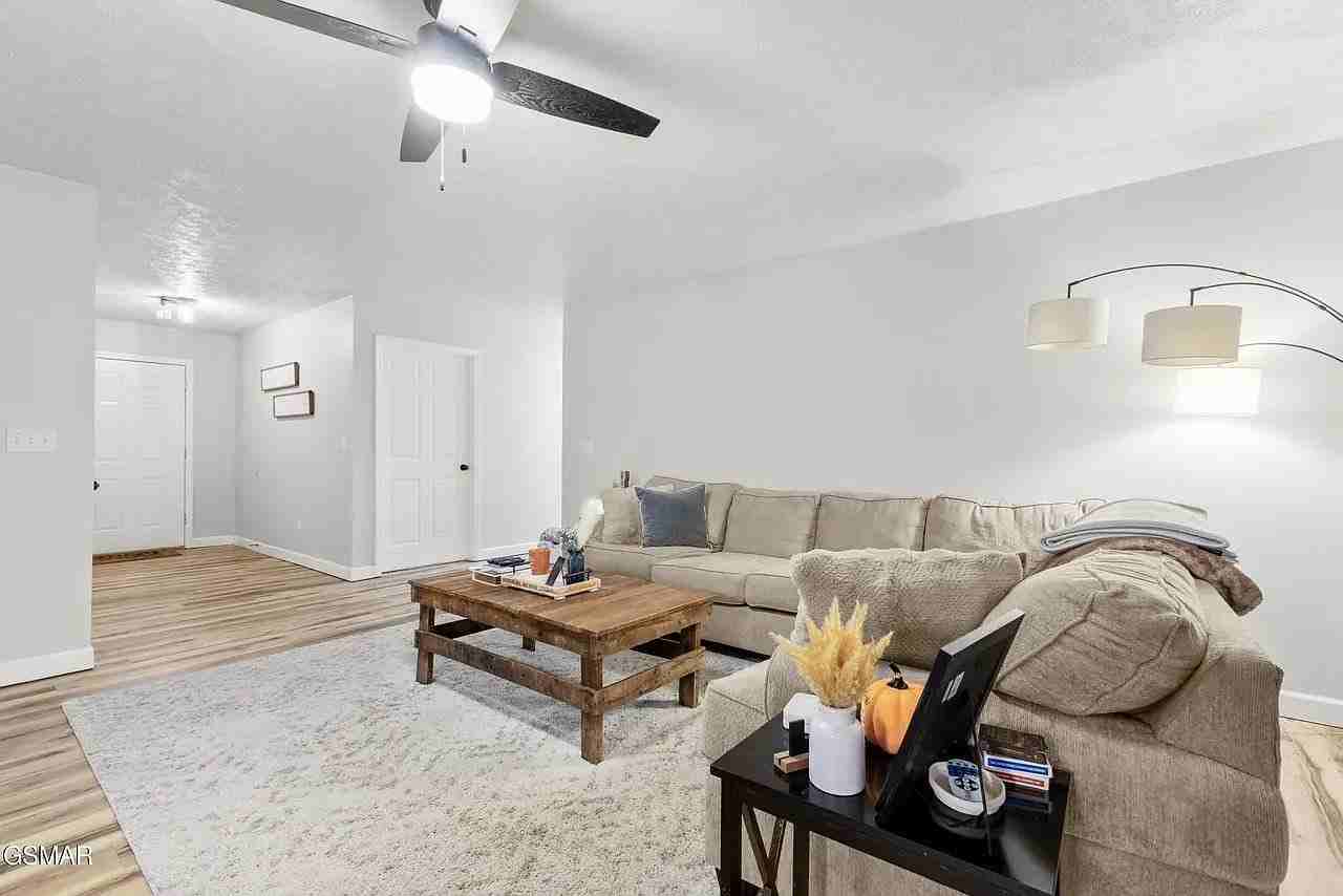 2121 Turkey Trl - Photo 6 of 19