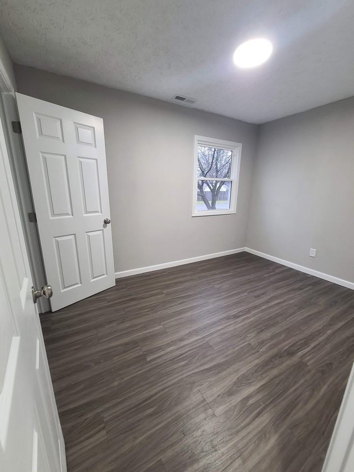 1777 E 37th St #1777 - Photo 3 of 10