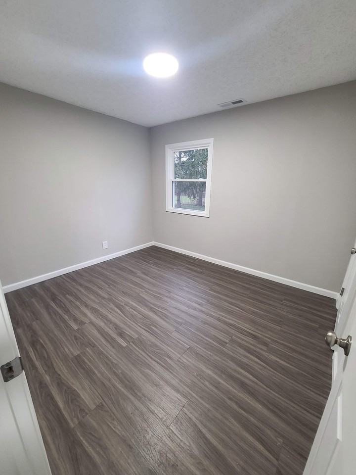 1777 E 37th St #1777 - Photo 5 of 10