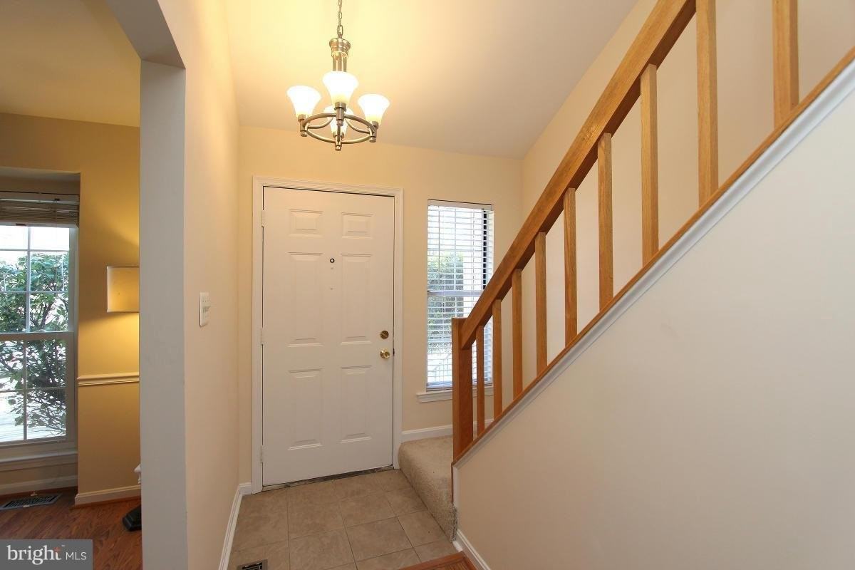1507 Ingram Ter - Photo 3 of 20