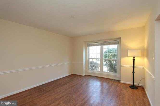 1507 Ingram Ter - Photo 4 of 20