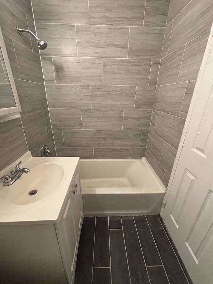 420 W 7th St - Photo 4 of 12