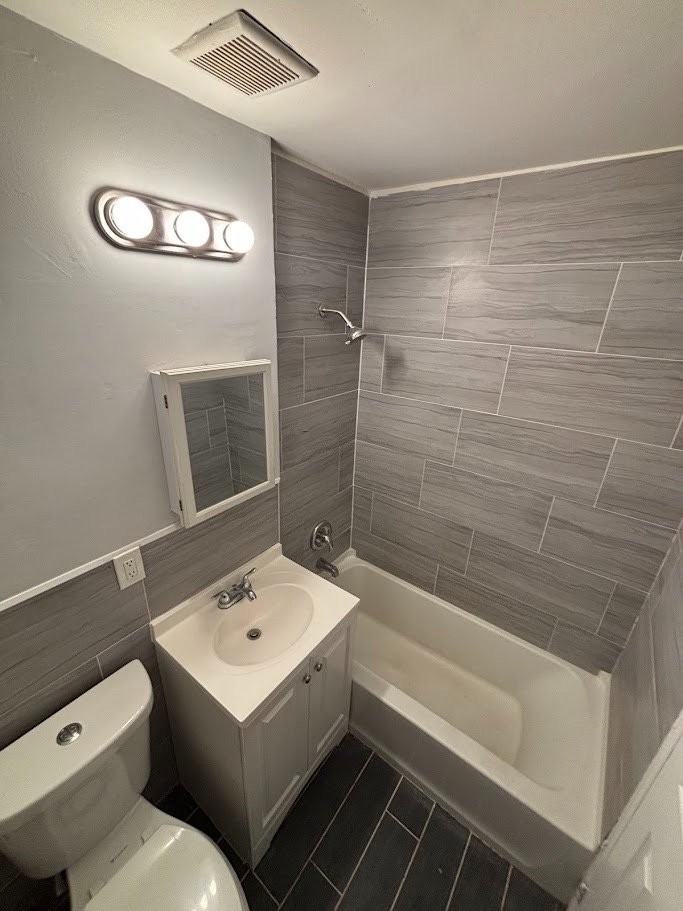 420 W 7th St - Photo 5 of 12