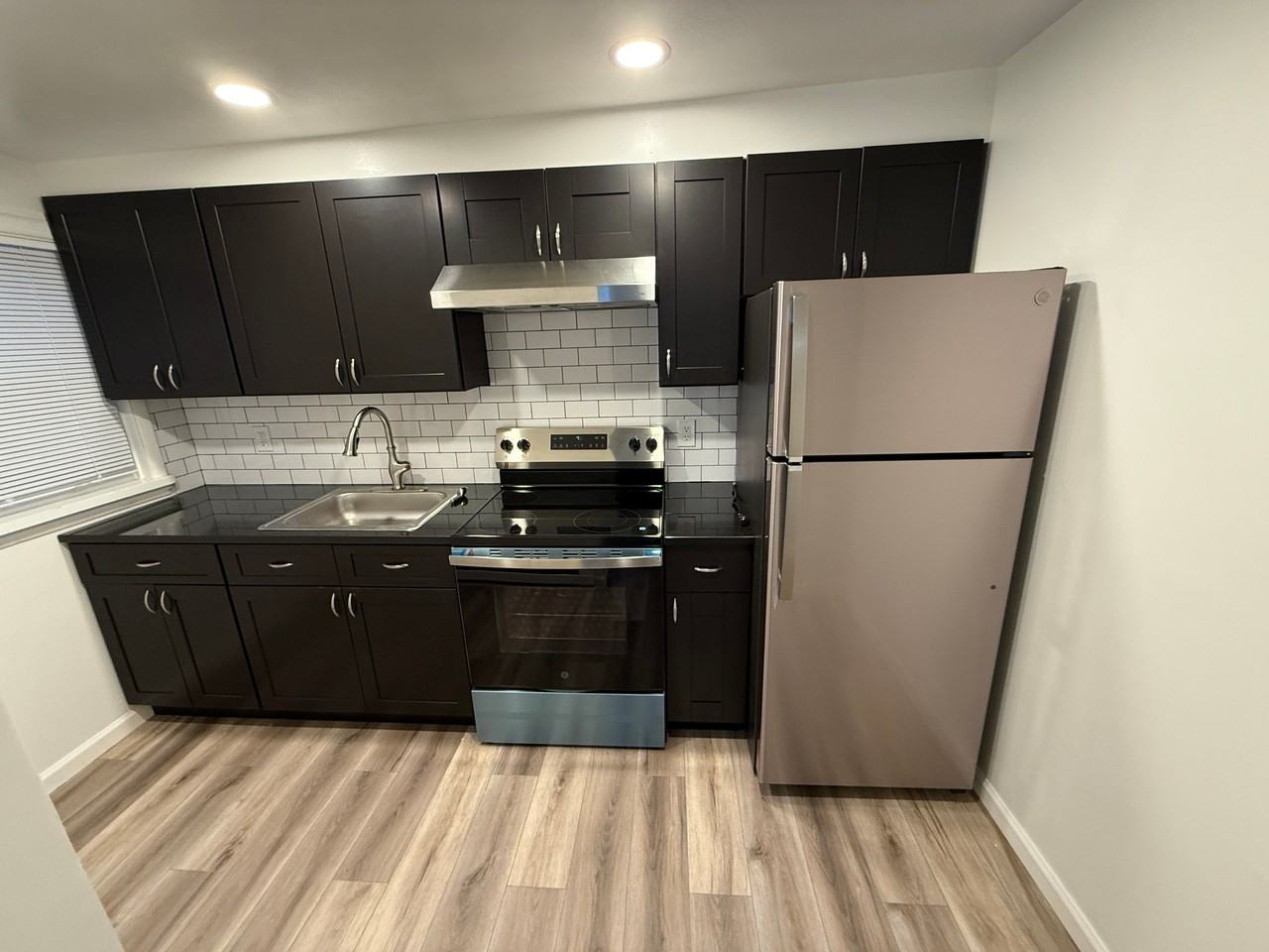 1324 W Norwegian St #1 - Photo 3 of 14