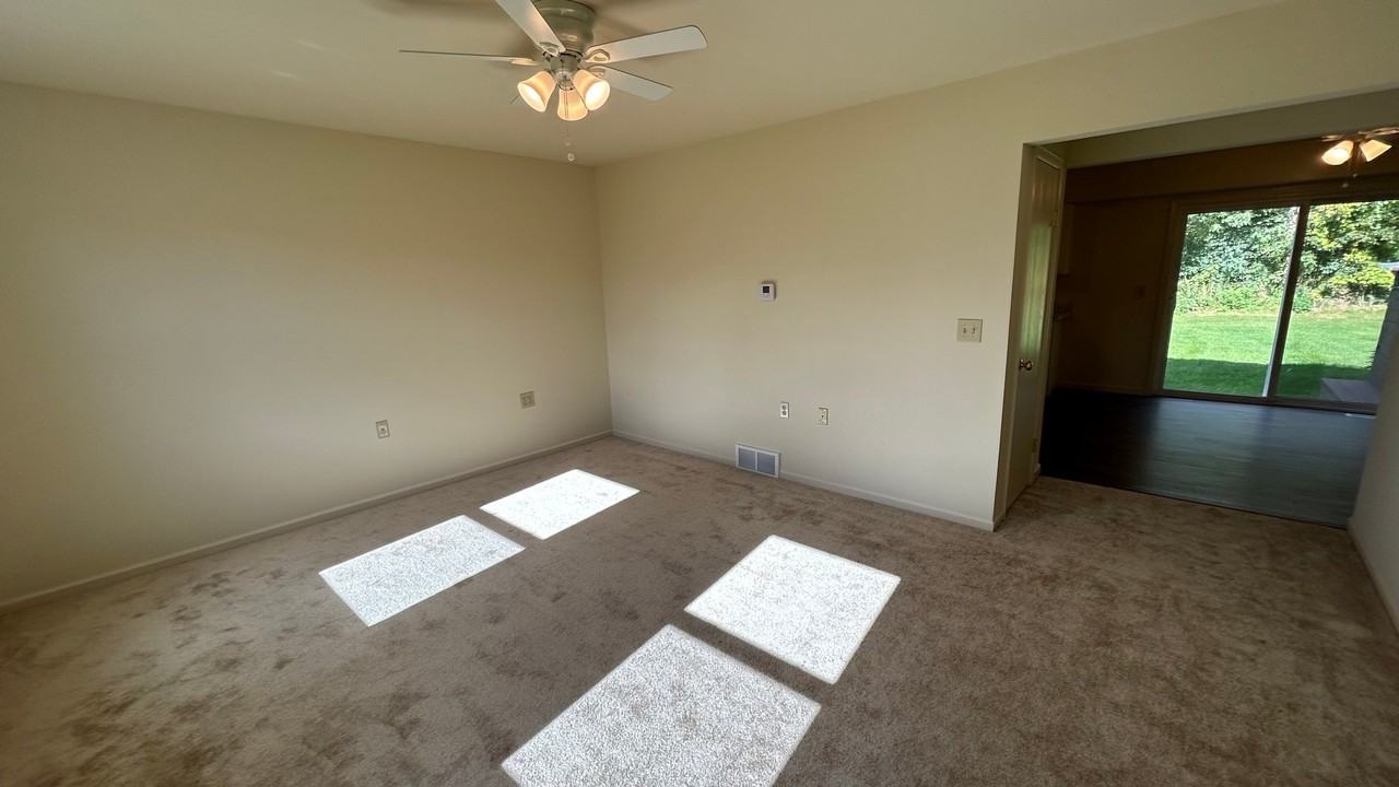 245 Mercer Ave #A - Photo 7 of 22