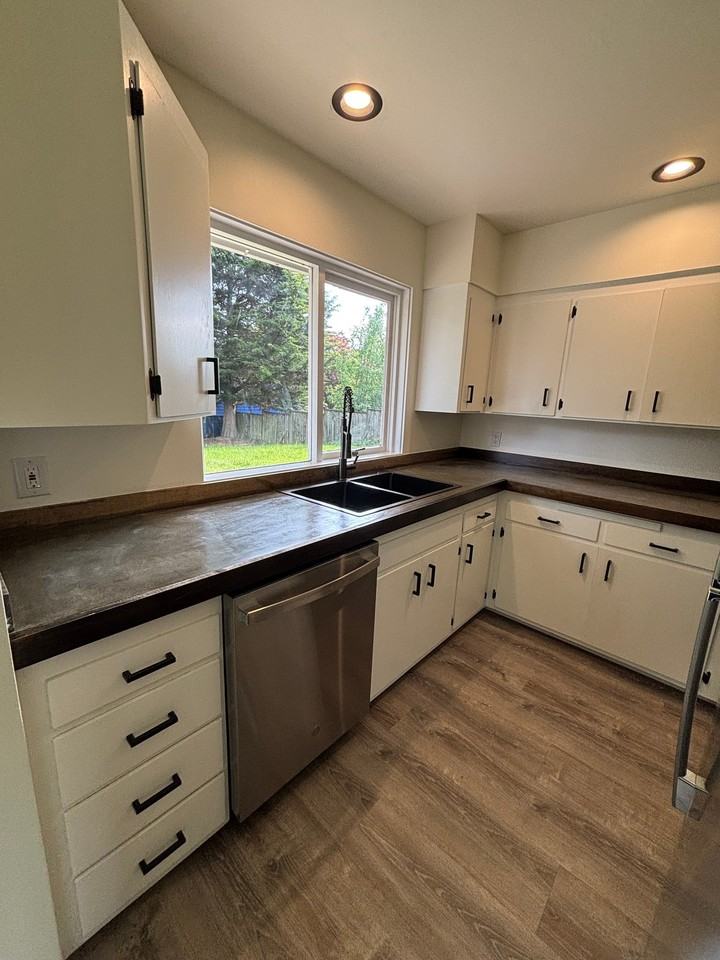 7104 193rd Pl Sw - Photo 5 of 20