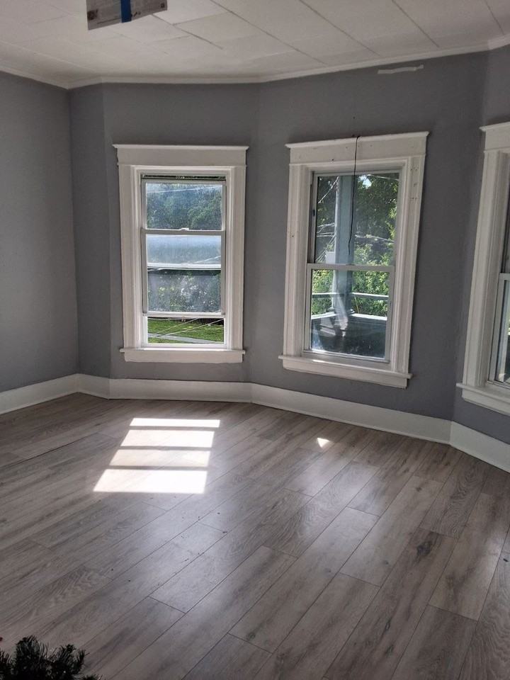 91 Pershing Ave #2ndFL - Photo 2 of 8