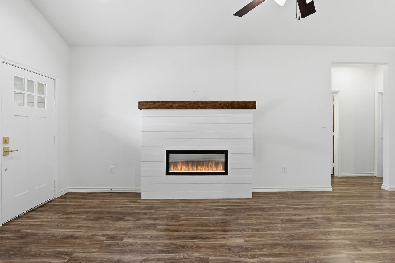 5718 Barkridge Dr - Photo 7 of 25
