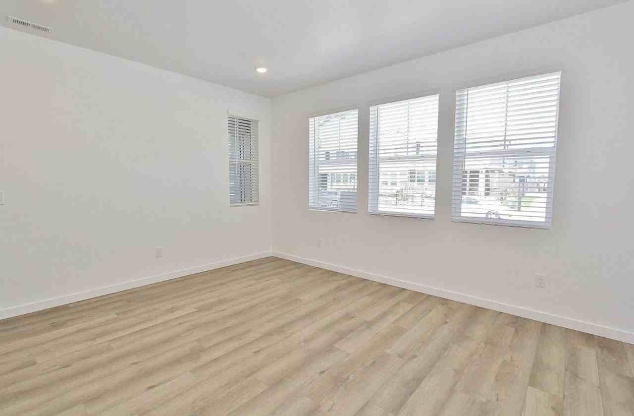 4193 W Perspective St - Photo 5 of 25