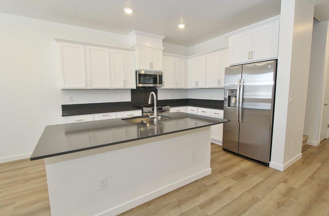 4193 W Perspective St - Photo 7 of 25