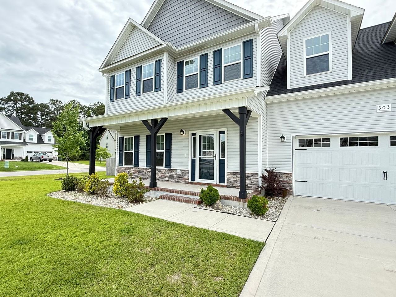 303 Breezeway Dr - Photo 2 of 50