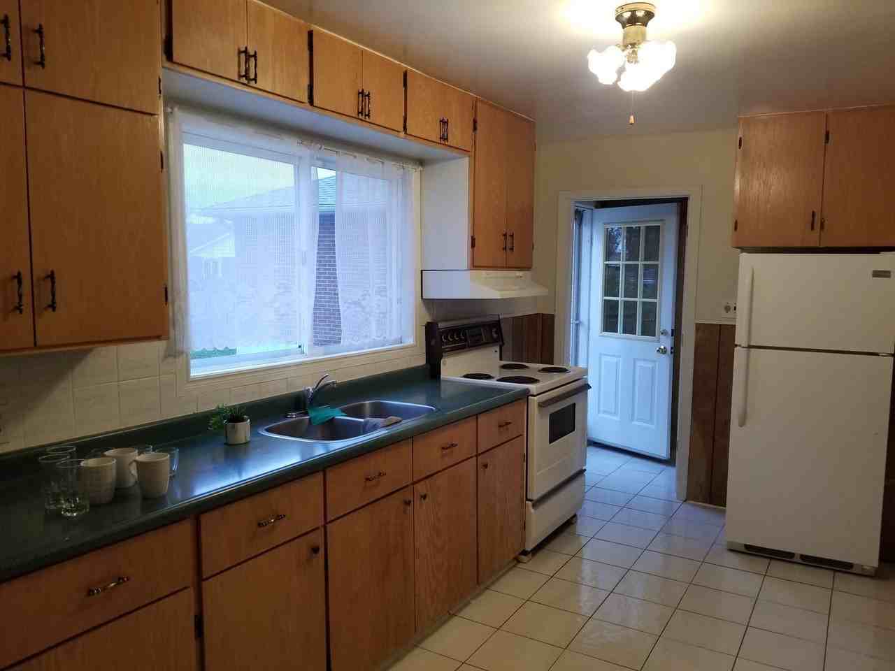 65 Kitchener Rd - Photo 2 of 9