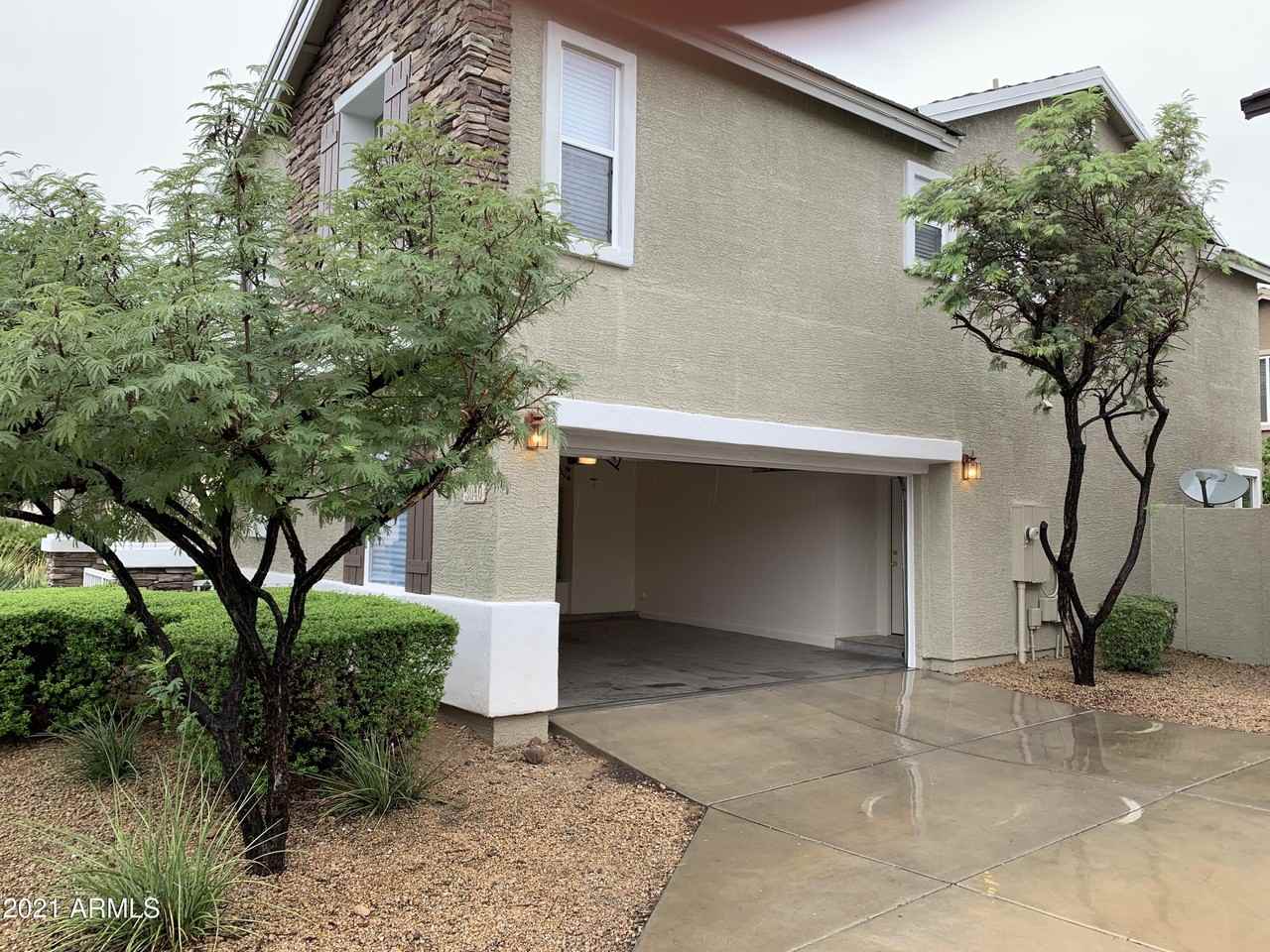 3040 W Cavalry Dr - Photo 3 of 14