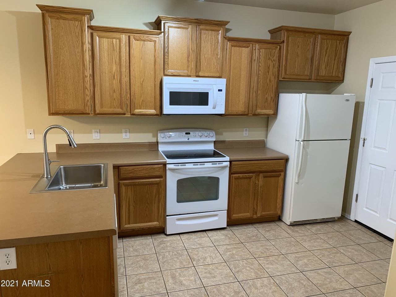 3040 W Cavalry Dr - Photo 7 of 14