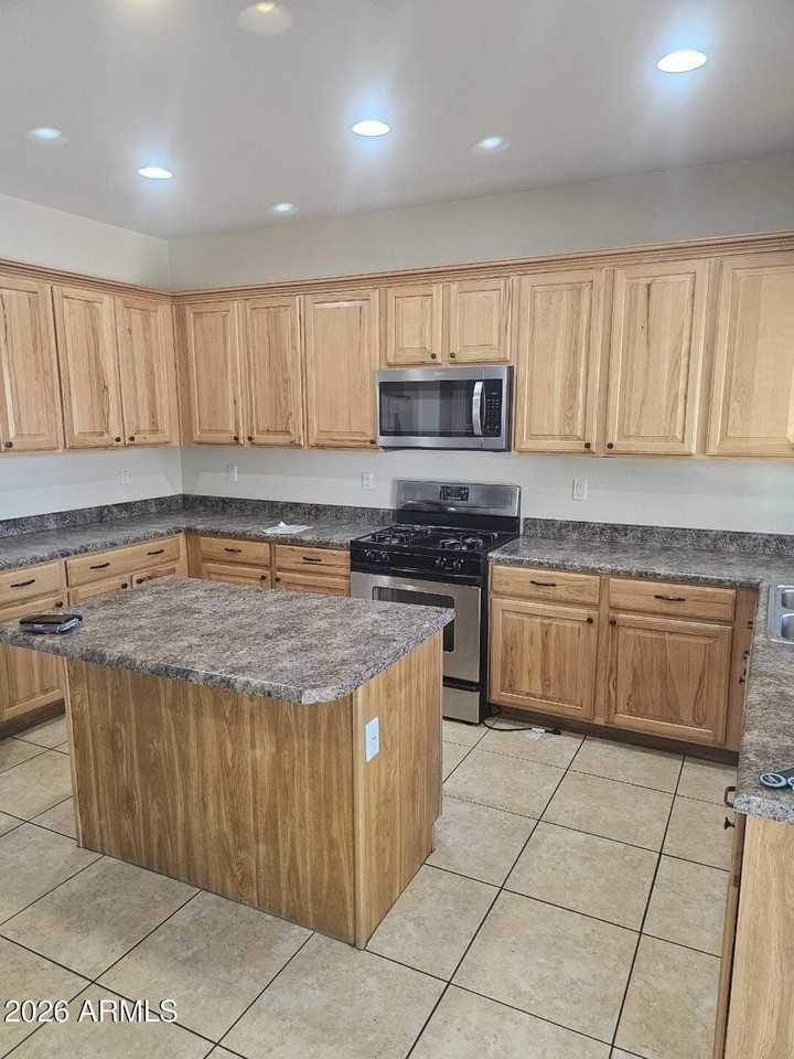 44304 W Vineyard St - Photo 5 of 21