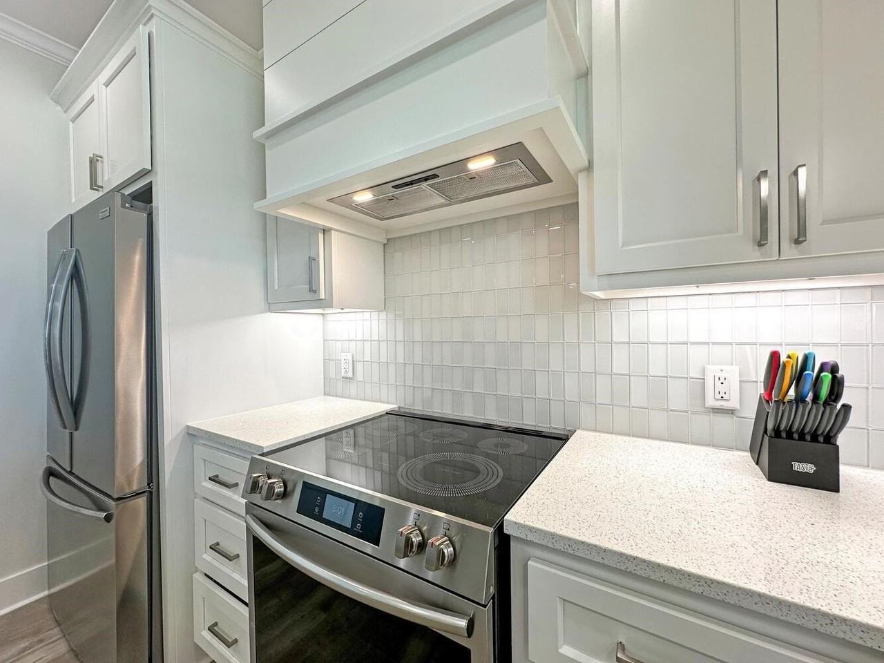 917 Westview - Photo 7 of 33