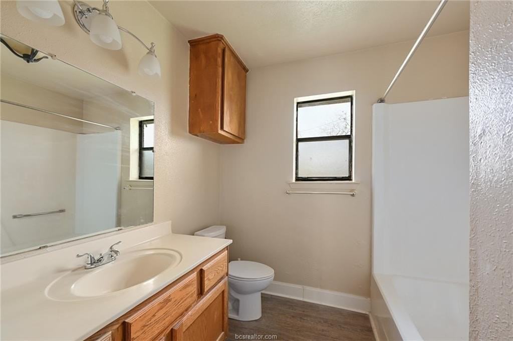 1807 S College Ave - Photo 5 of 9