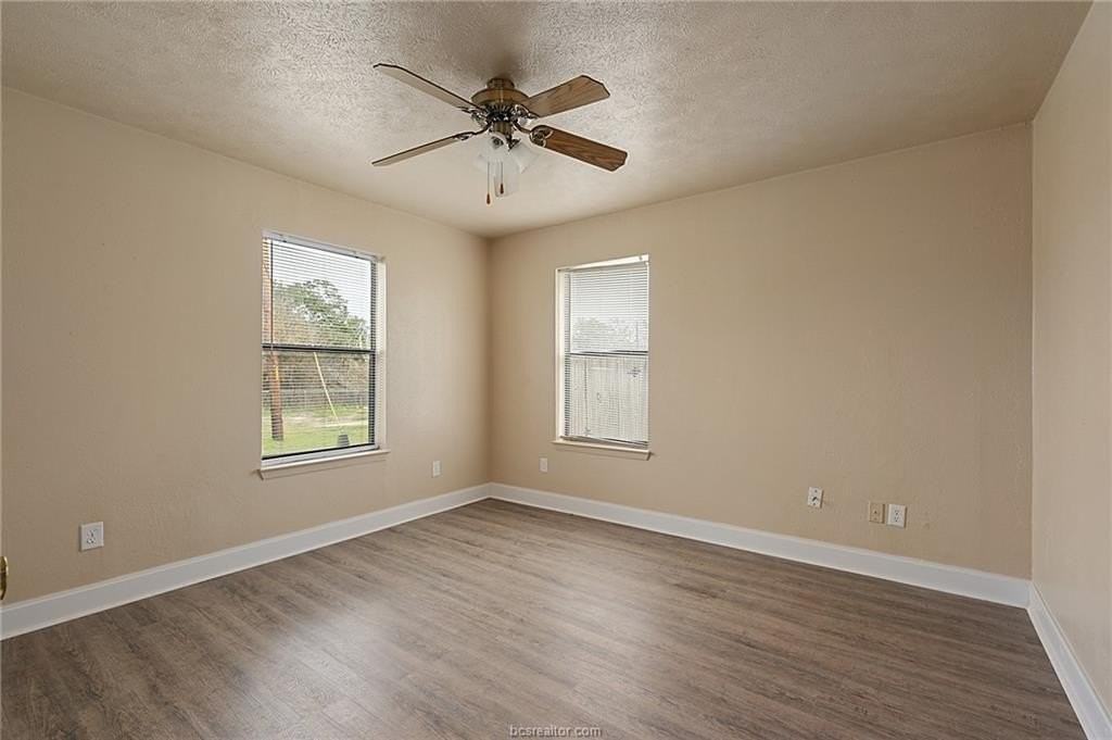 1807 S College Ave - Photo 6 of 9