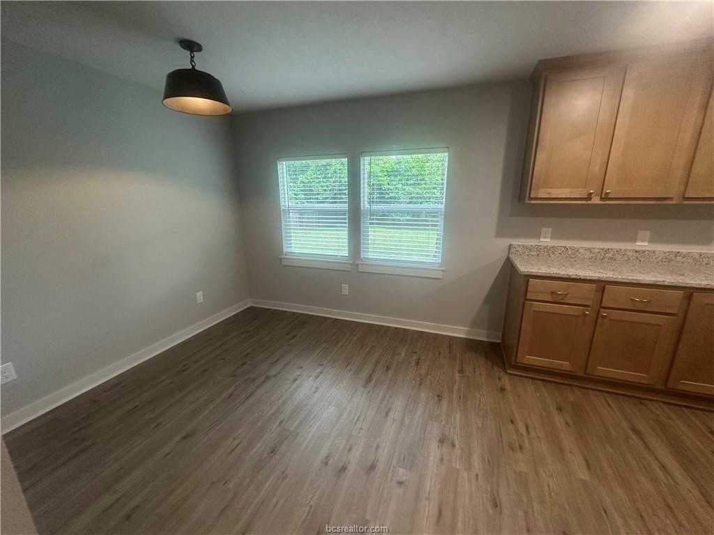 2107 Woodville Rd - Photo 3 of 12