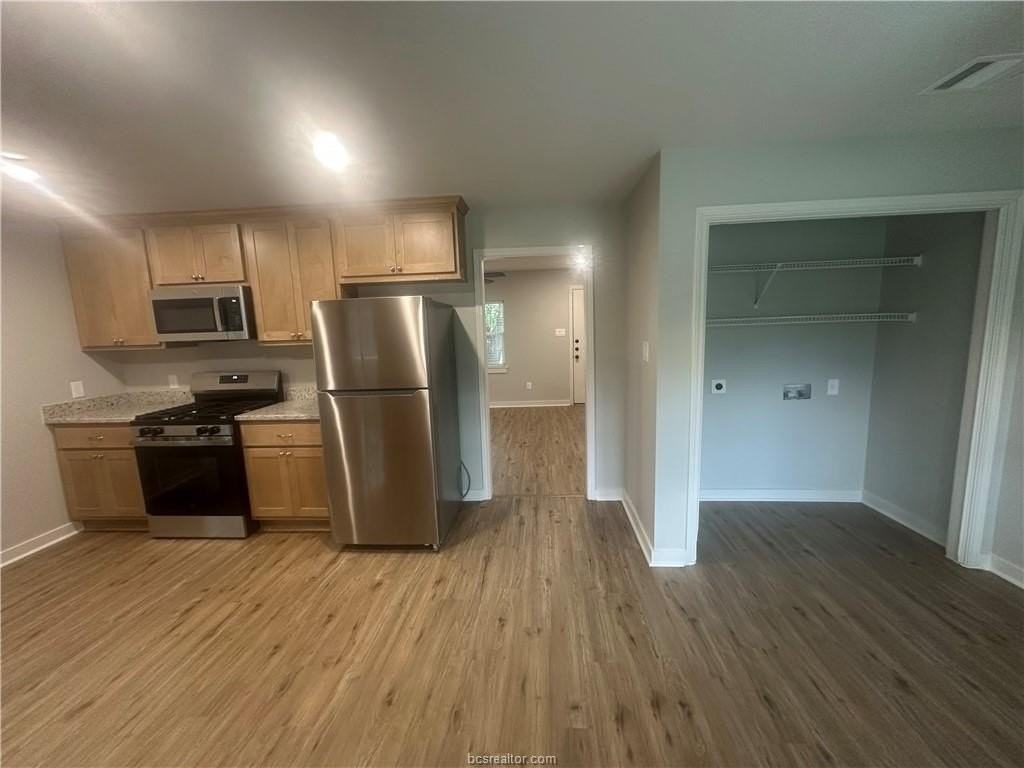 2107 Woodville Rd - Photo 5 of 12
