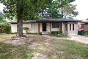 featured image of 3 Regency Cir