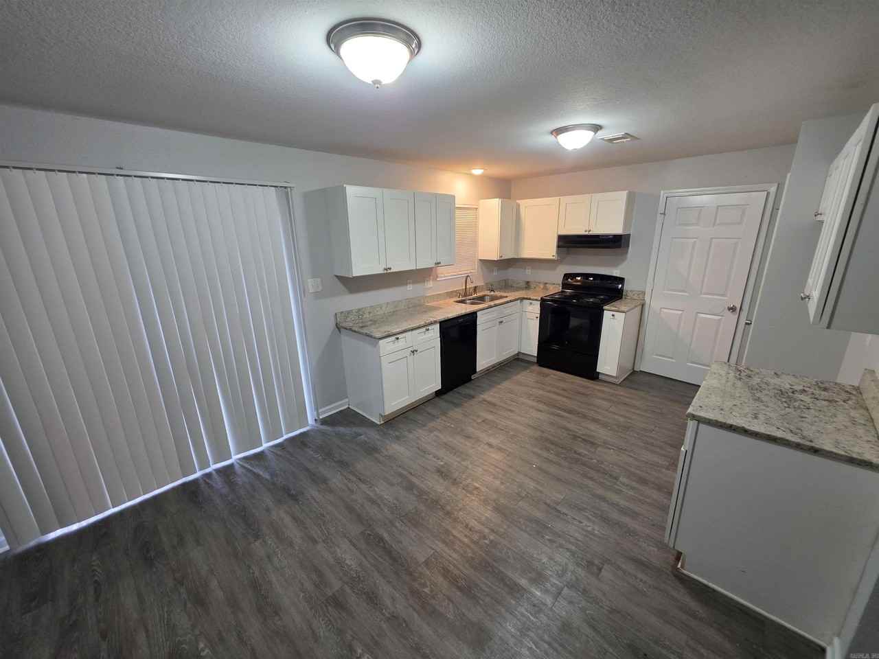 3 Regency Cir - Photo 4 of 16