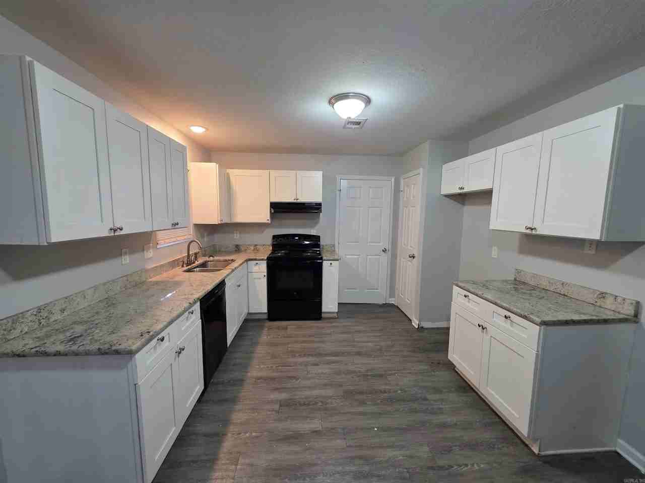 3 Regency Cir - Photo 5 of 16