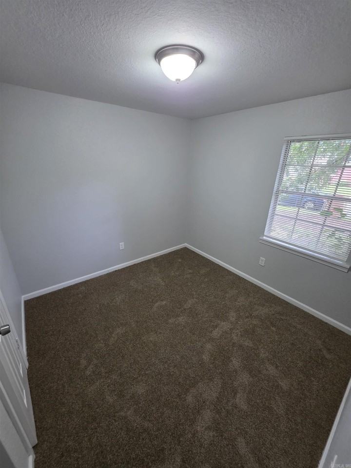 3 Regency Cir - Photo 7 of 16