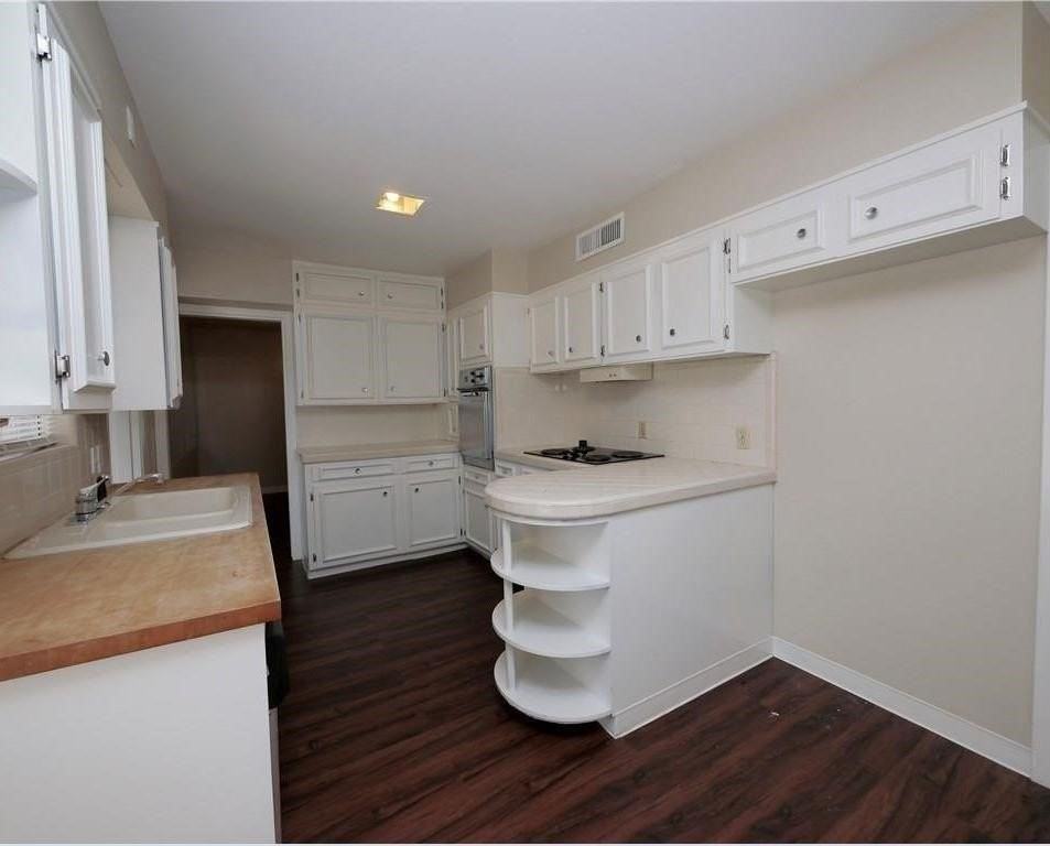 449 Parade Dr - Photo 4 of 11