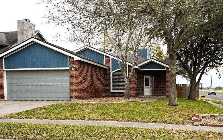 7658 Clearbrook Dr - Photo 2 of 24