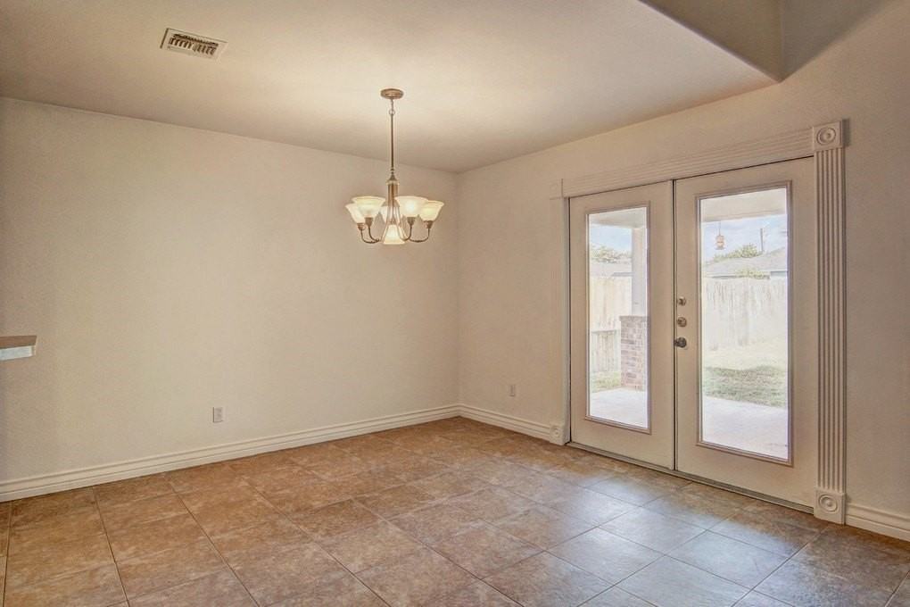 2418 Handlin Dr - Photo 2 of 21