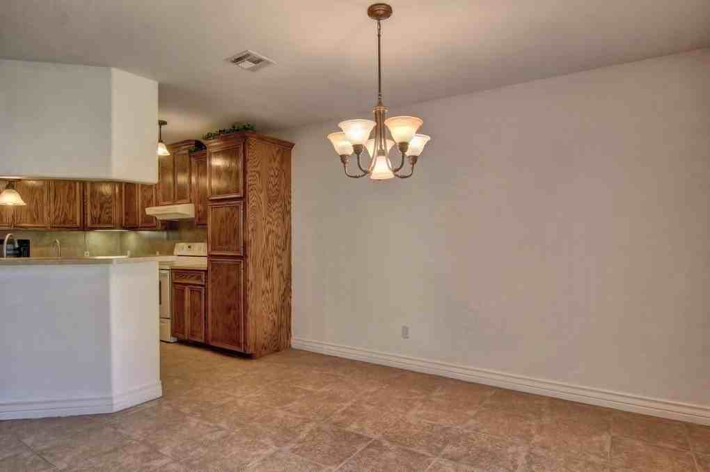 2418 Handlin Dr - Photo 3 of 21