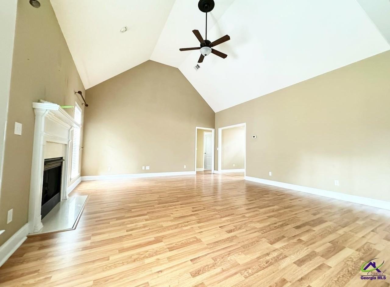 701 Victoria Cir - Photo 5 of 28