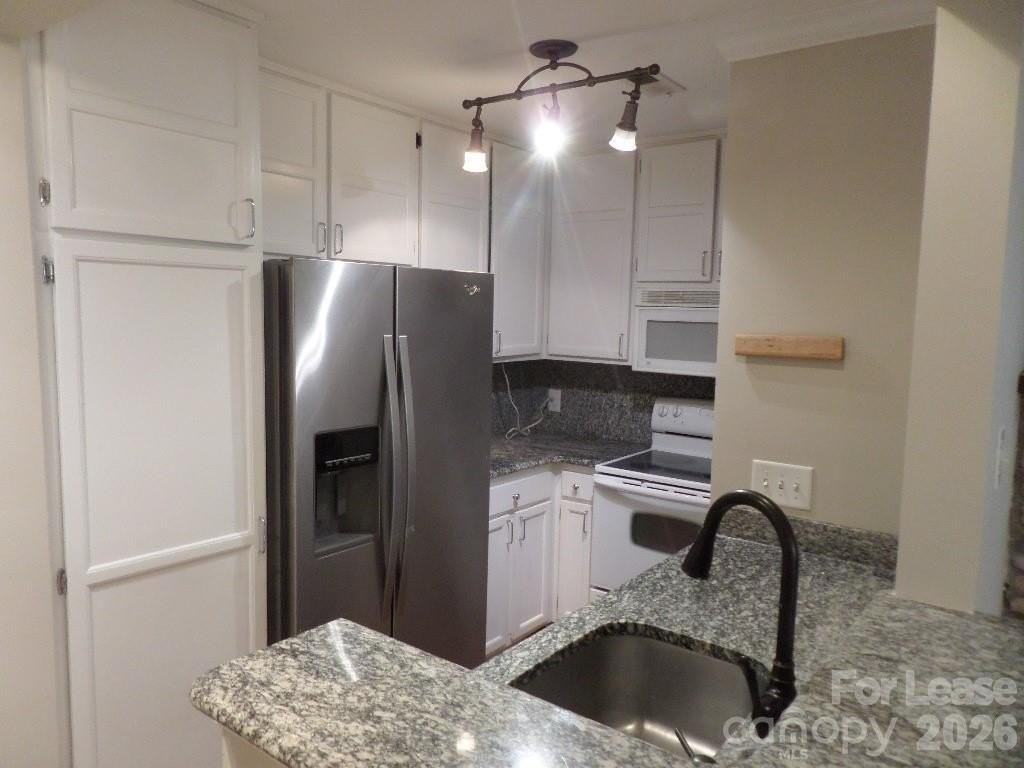 1109 E Morehead St #10 - Photo 2 of 16