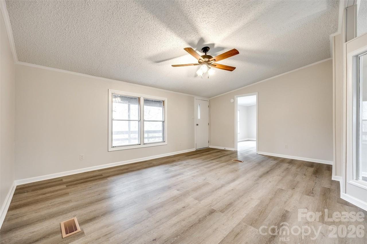 128 Summerglen Dr - Photo 7 of 28
